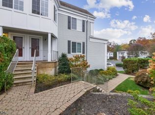 154 Riveredge Dr, Chatham, NJ 07928