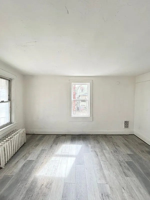2 bed, 1.0 bath, 1016 sqft, $950 — Photo 2