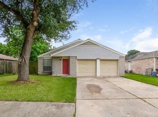 3803 Mackinac Ln, Pasadena, TX 77505