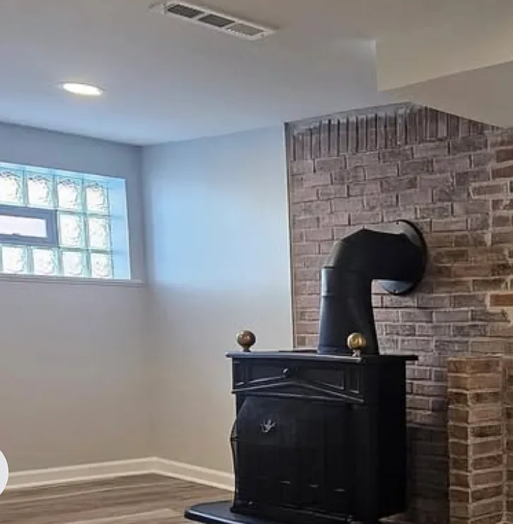 3 bed, 960 sqft, $1,900 — Photo 2
