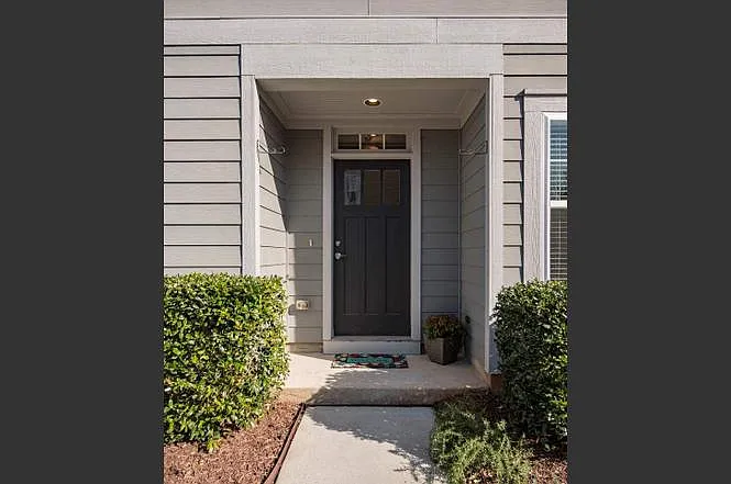 319 Legends Way — Photo 6