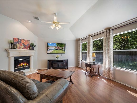 4th image of 3002 Blake St