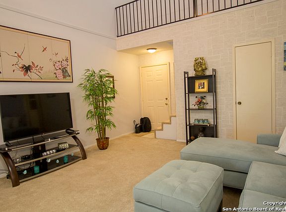 5th image of 8415 Echo Creek Ln