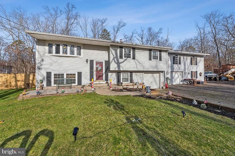 1st image of 217 Spruce Trl
