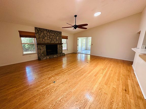 3rd image of 1846 Willow Oak Dr W