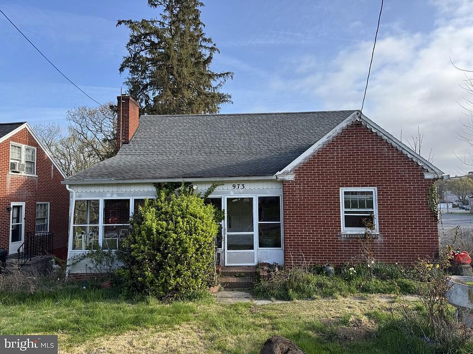 1st image of 973 Elm Ave