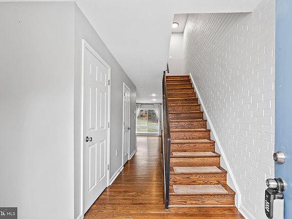 3rd image of 4906 Schuyler Dr