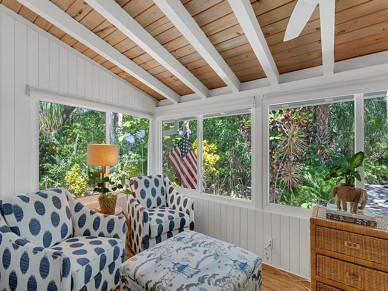1930 W Shell Ln — Photo 1