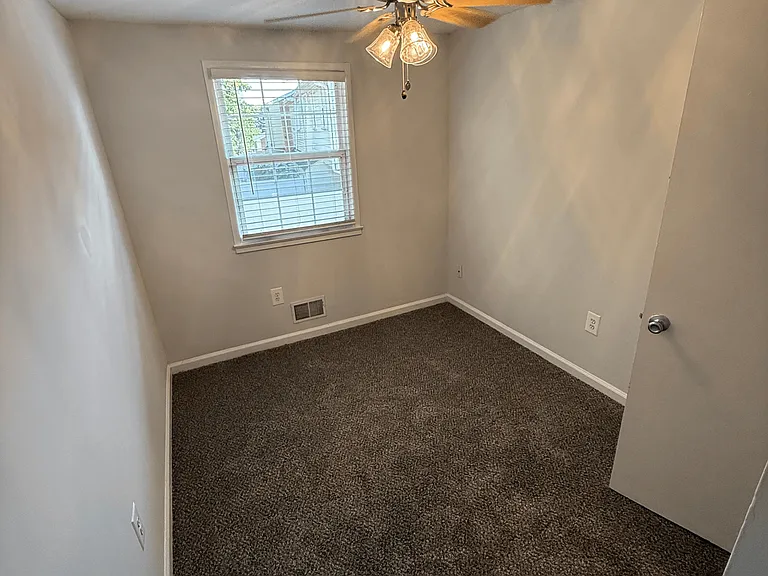 Longview — Photo 107