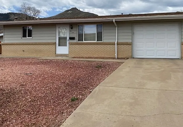 514 Maple St — Photo 2
