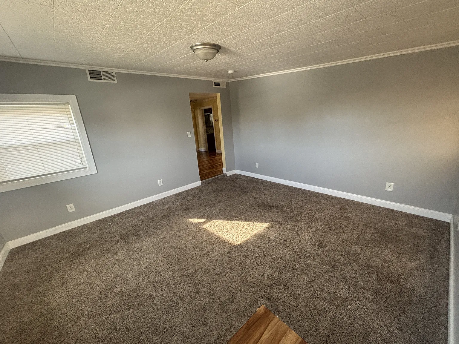 310 - 312 E Washington St - 310 1/2 — Photo 4