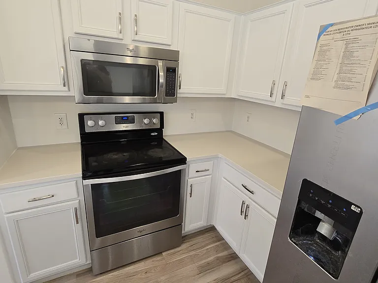 6622 W Polk St — Photo 6