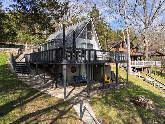 3rd image of 540 Summer Dr
