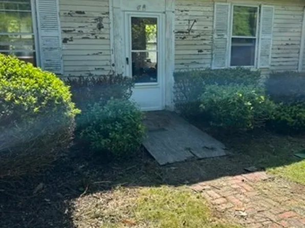 1 Prides Park Ave, Beverly, MA 01915