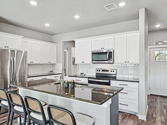 4th image of 524 Park Meadow Ct
