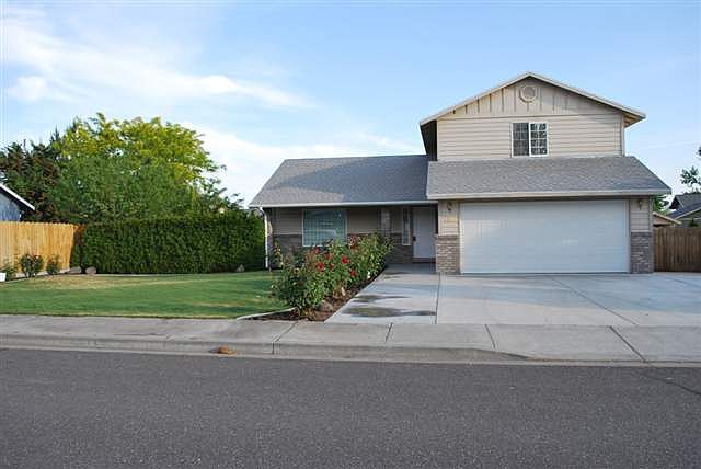 1st image of 4016 Riverhill Dr