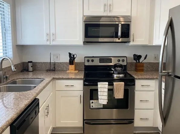 The Shelby Apartments, 415 N Oakhurst Dr APT 104, Beverly Hills, CA 90210
