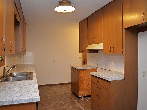5th image of 1703 N Belmont Pl