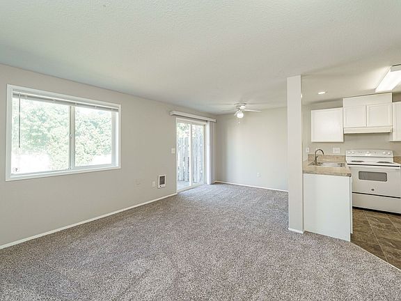 3rd image of 800 SE 152nd Ave