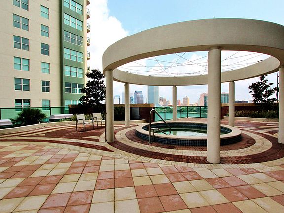5th image of 1431 Riverplace Blvd #1802