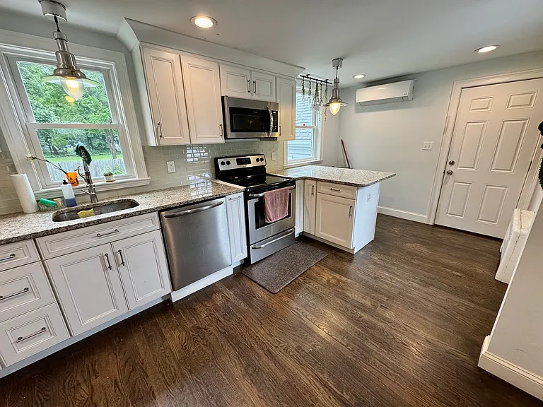 26 Fairview Ave — Photo 8