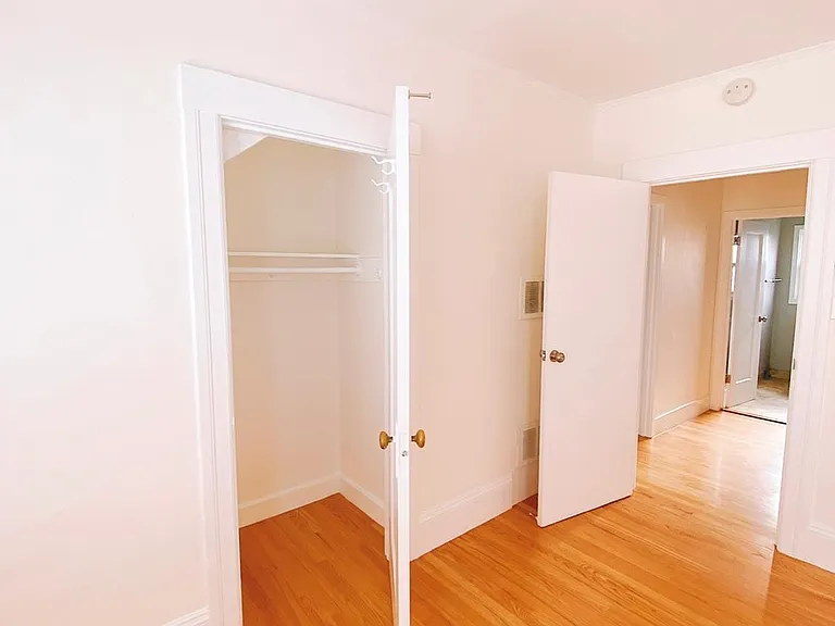 5463B Lawton Ave — Photo 4