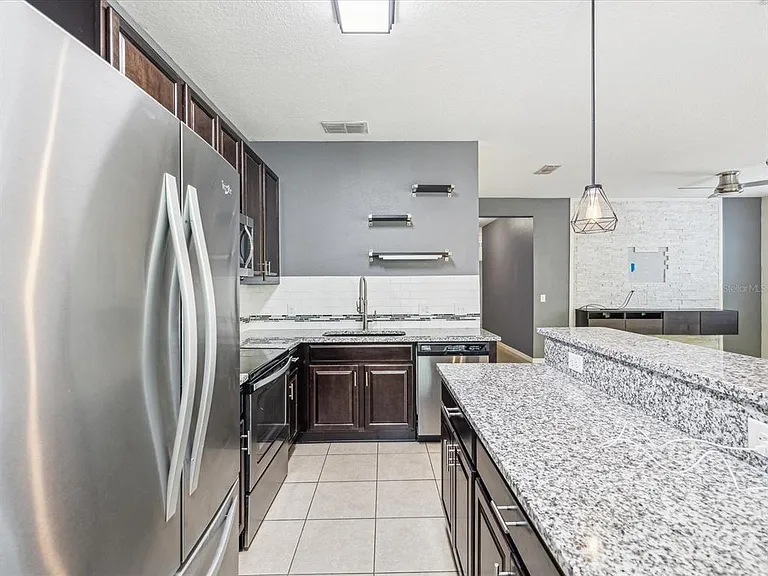 11525 Southern Creek Dr — Photo 19