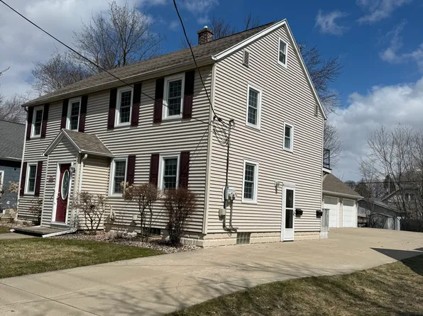 1616 N Erb St, Appleton, WI 54911