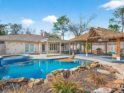 805 Camelot Ln, Friendswood, TX, 77546