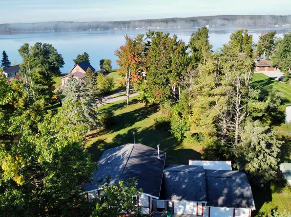 4038 Twin Oak Rd, Gaylord, MI 49735