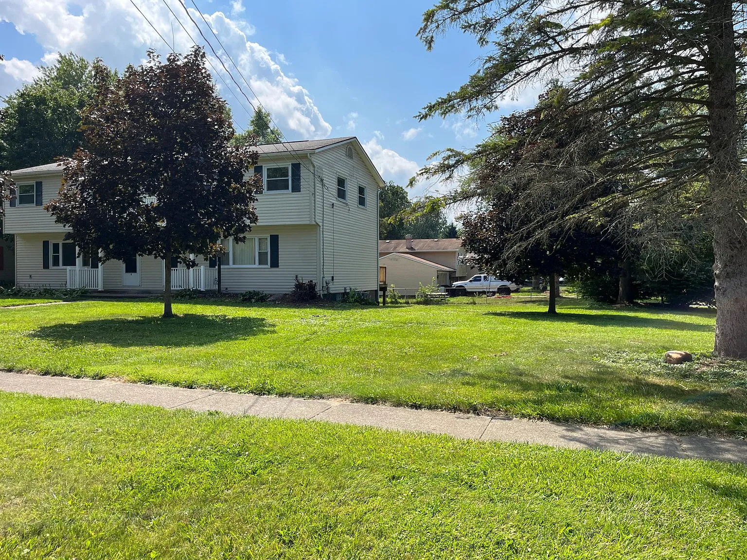 3 bed, 1.5 bath, 1248 sqft, $1,395 — Photo 2