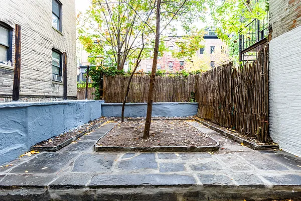 Rented by MNS | media 14