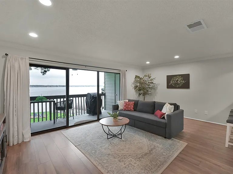 3900 Aspen Dr #202-A — Photo 2