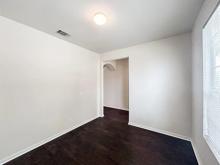 4712 Lake Champlain Ln — Photo 3