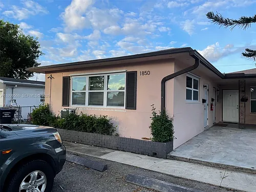 1850 N 27th Ave #A Photo 1