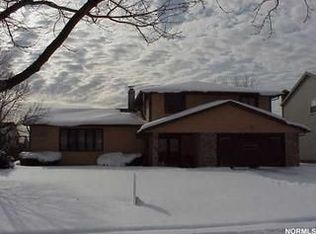 32782 N Roundhead Dr, Solon, OH 44139