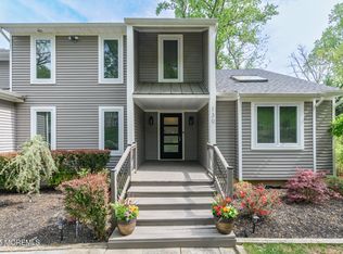 130 Willow Grove Dr, Lincroft, NJ 07738