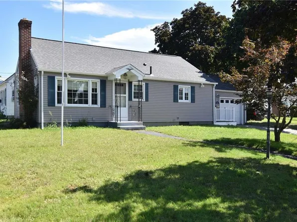 75 Cottage St, Cranston, RI 02910