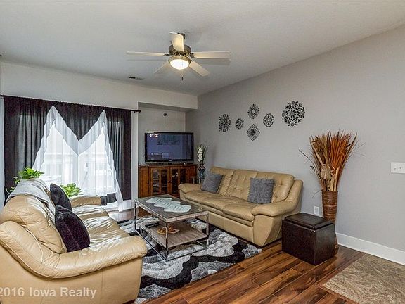 2nd image of 10325 Essex Dr Unit 8
