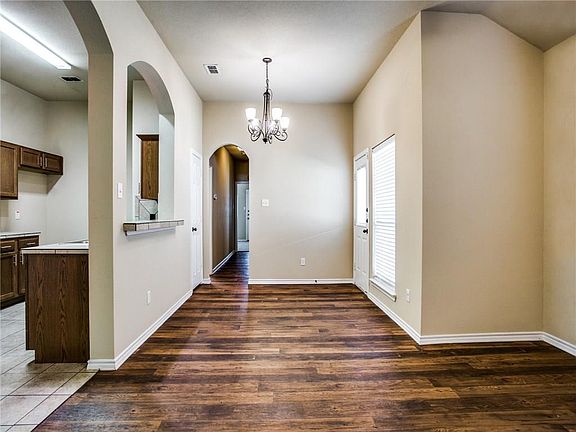 5th image of 2404 Ravenwood Ct