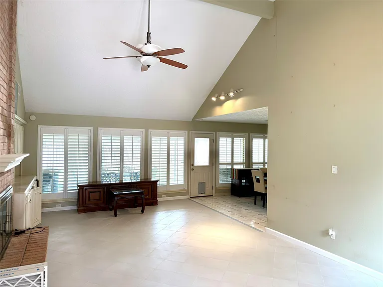 14834 Charlmont Dr — Photo 4