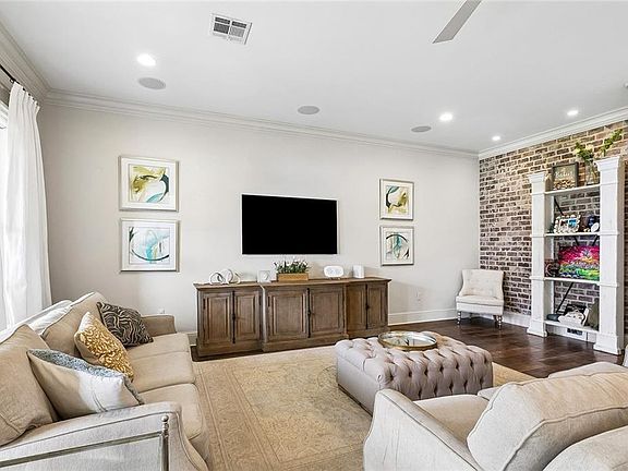 5th image of 112 Primrose Dr