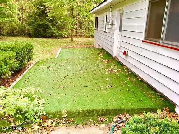 4th image of 8810 Cedar Creek Dr