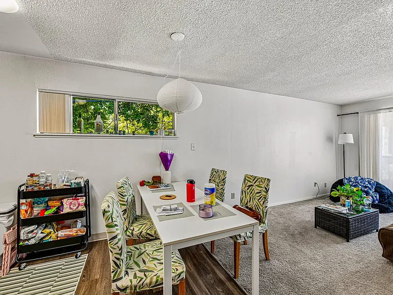 Viking Apartments — Photo 18