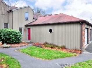 11 Far View Cmns UNIT 11, Southbury, CT 06488