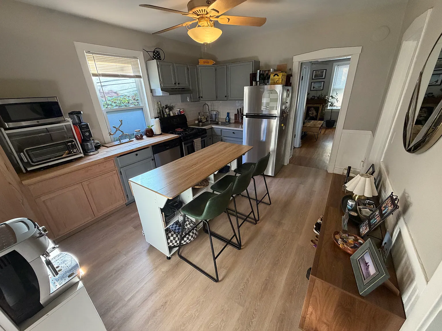 2 bed, 1100 sqft, $2,350 — Photo 2