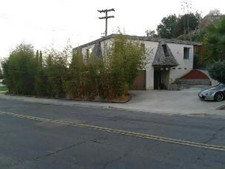 2270 Boundary St — Photo 17