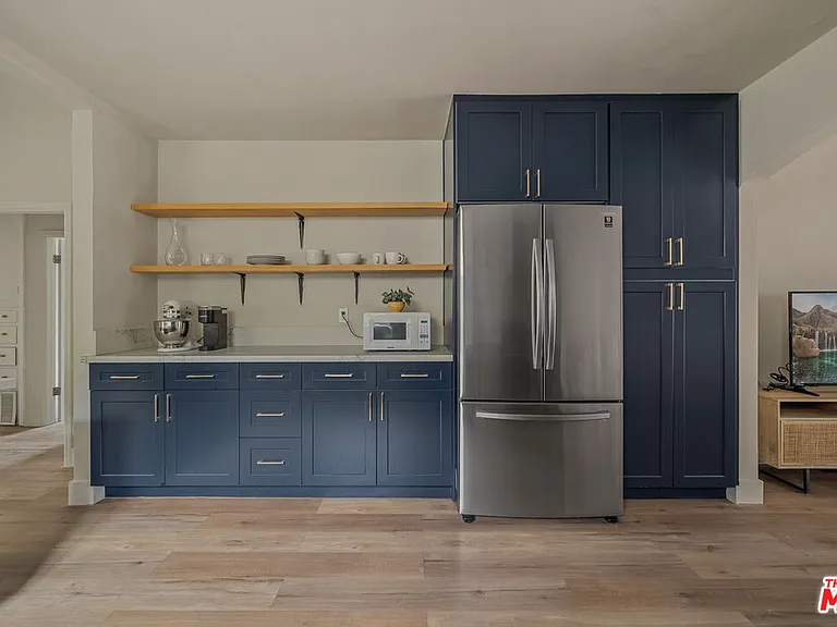 8822 Rosewood Ave — Photo 10