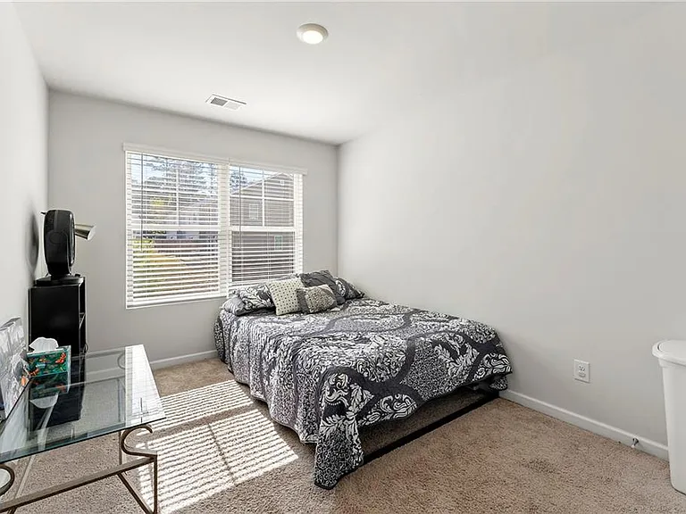 1840 Fabian Way — Photo 15