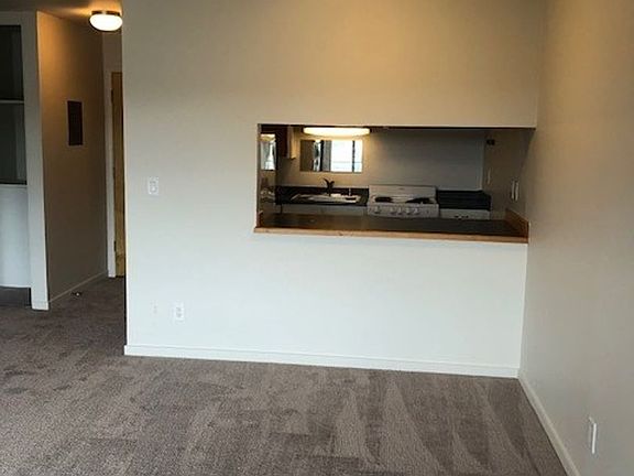 2nd image of 4714 22nd Ave NE APT 5